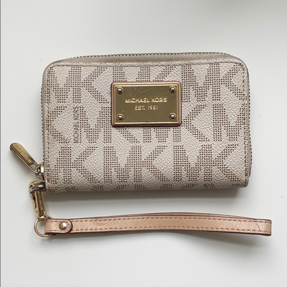 Michael Kors Wristlet